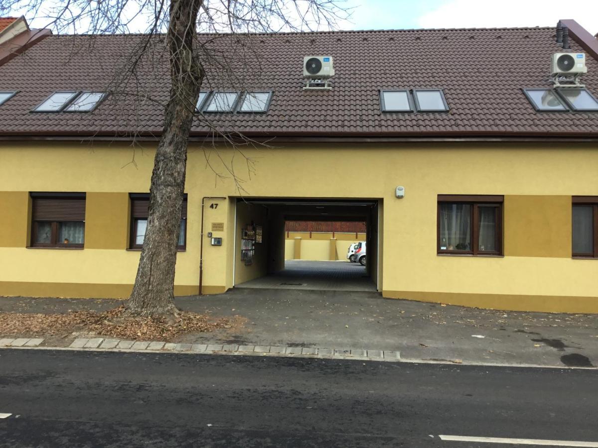 Balance Apartman Eger Bagian luar foto